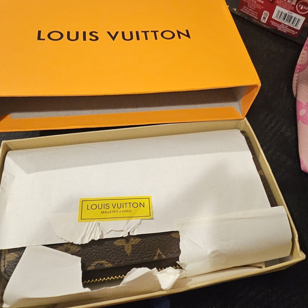 Louis Vuitton Brown and Gold Monogram Clutch - Picture 2 of 2